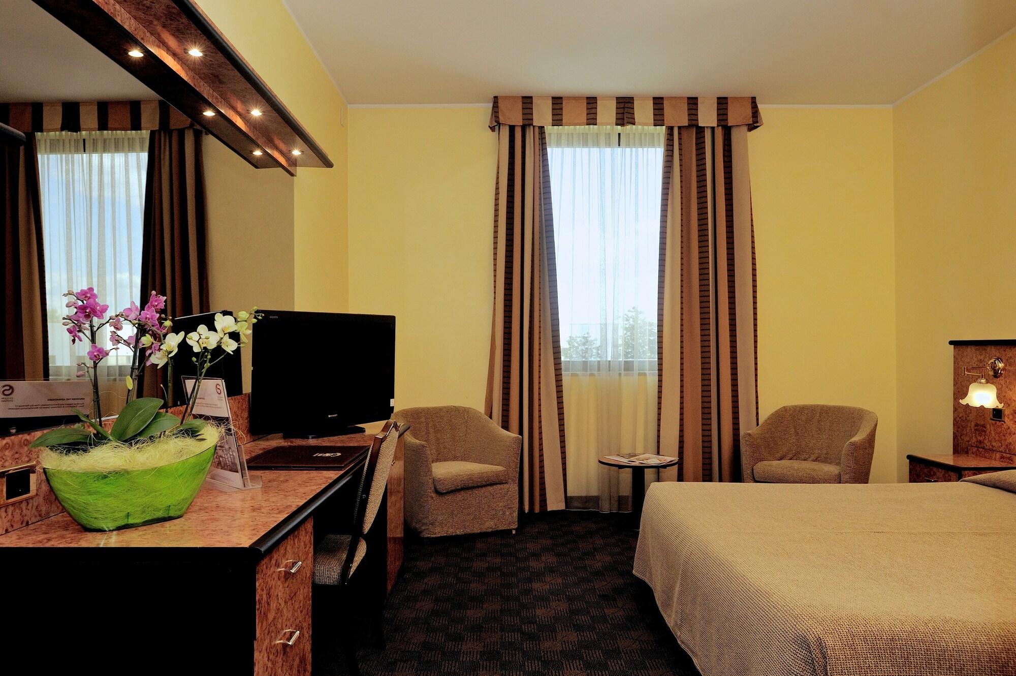 Hotel Le Moran Cusago Pokoj fotografie