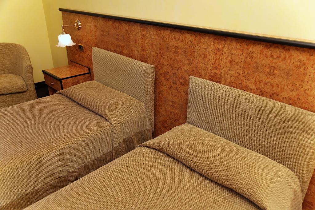 Hotel Le Moran Cusago Pokoj fotografie
